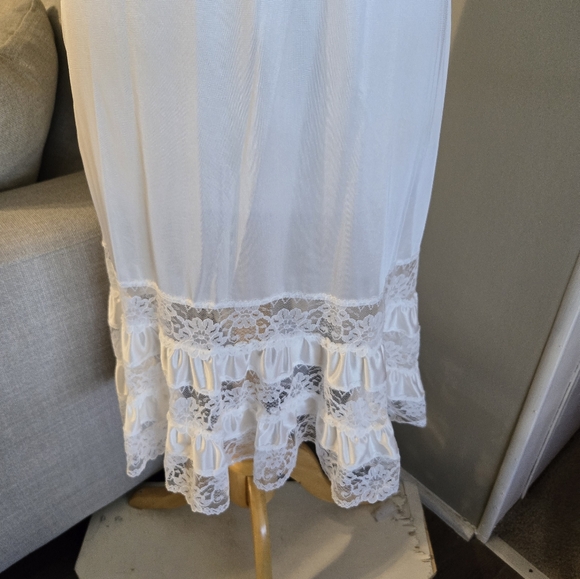 Slip.     295 - Picture 2 of 5